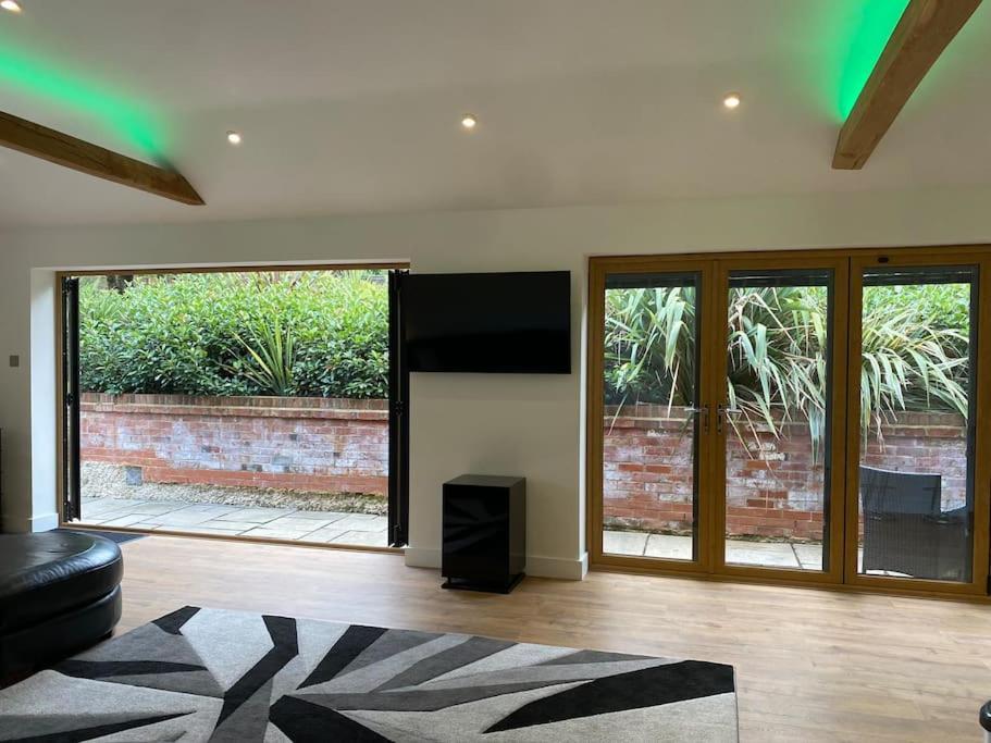 Appartamento Stansted Airport Luxury Annexe With Parking. Birchanger Esterno foto