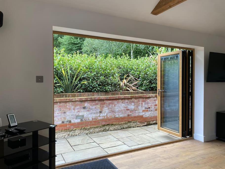 Appartamento Stansted Airport Luxury Annexe With Parking. Birchanger Esterno foto