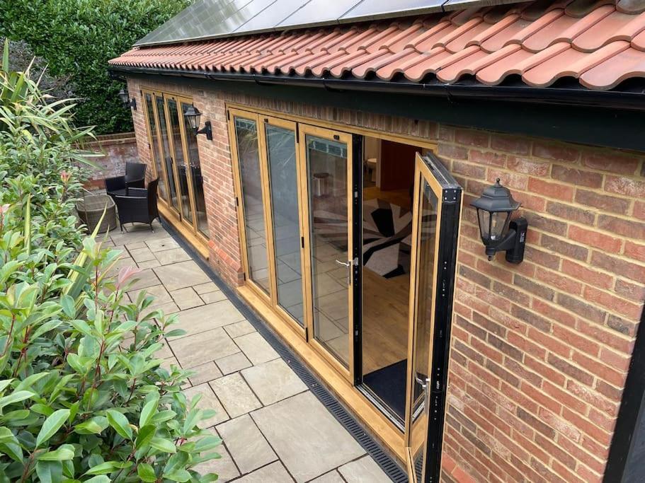 Appartamento Stansted Airport Luxury Annexe With Parking. Birchanger Esterno foto