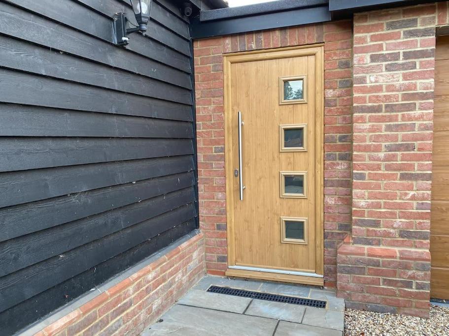 Appartamento Stansted Airport Luxury Annexe With Parking. Birchanger Esterno foto